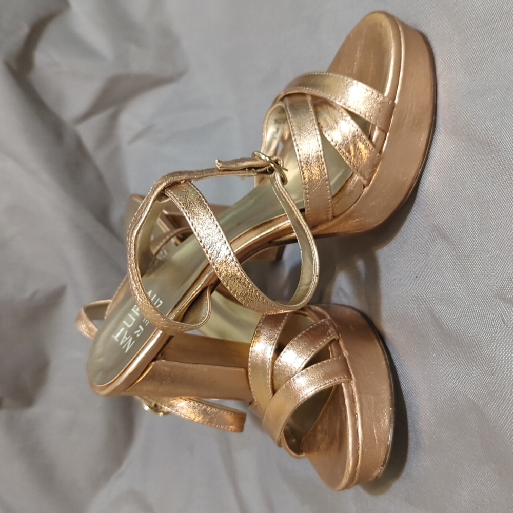 Rose Gold Naturalizer platform Sandals size 8.5